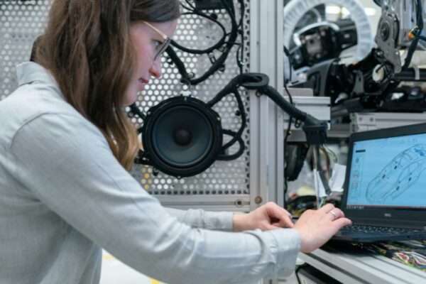 How a Tech Recruitment Agency Connects You With Top-Tier Engineering Talent sruta