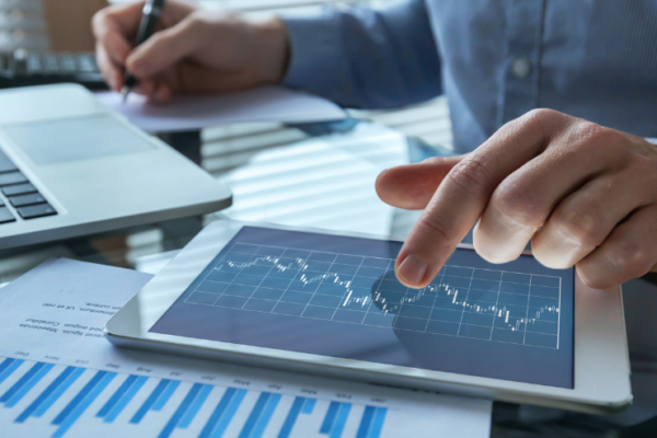 Data Mining vs Predictive Analytics for Business